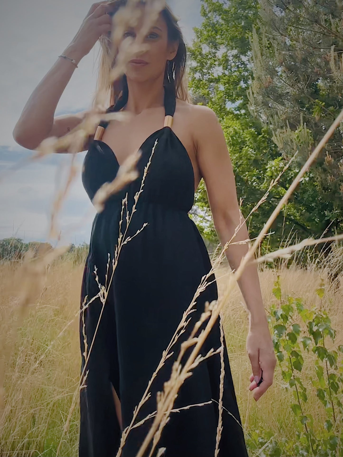 Gaia Goddess Gown met Gouden Details