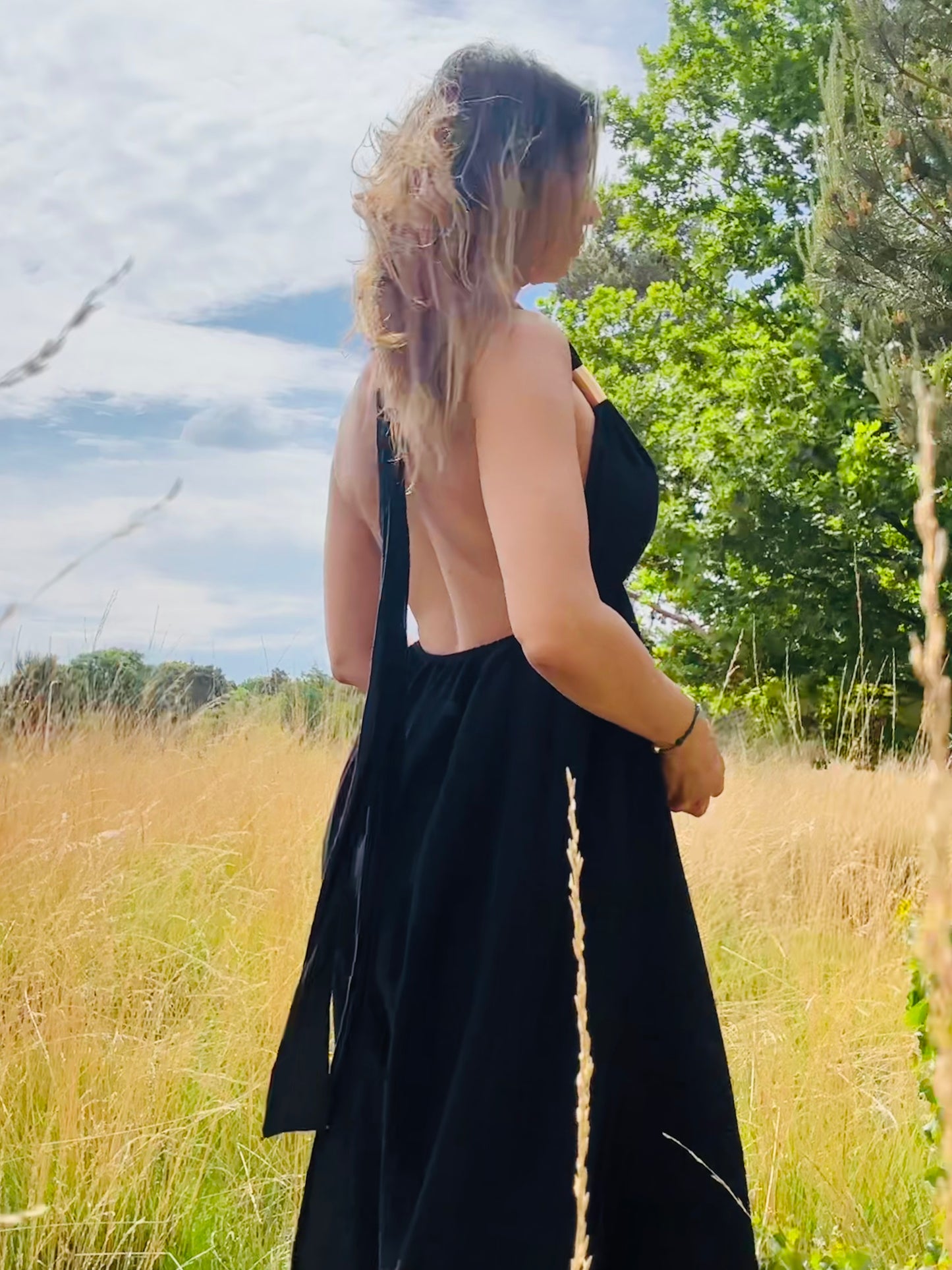 Gaia Goddess Gown met Gouden Details
