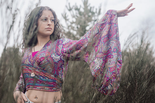 Detail van de 100% zijde stof uit India zachte glans en luxe textuur