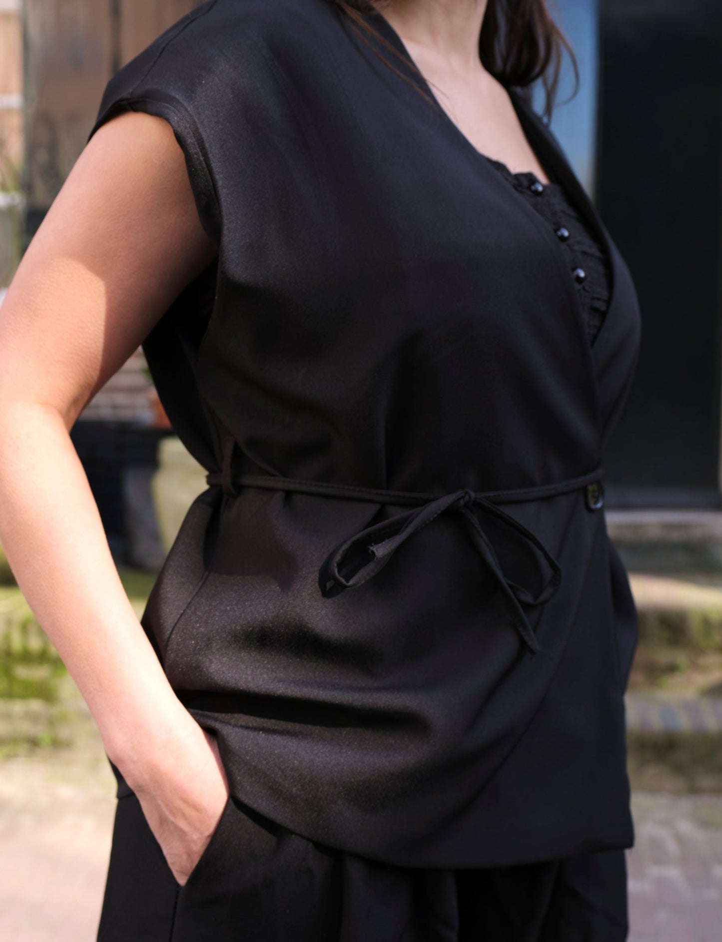 details minimalistisch zwart dames pak met comfortabele pasvorm