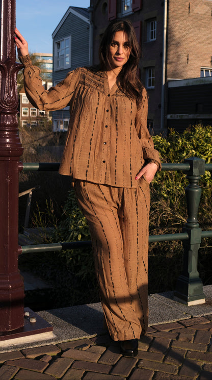 elegante dames set bruin met wijde broek en luchtige stof