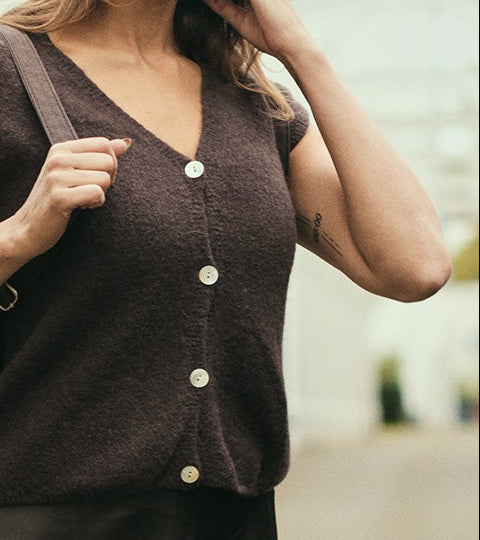 details alpaca vest dames bruin zacht en warm 
