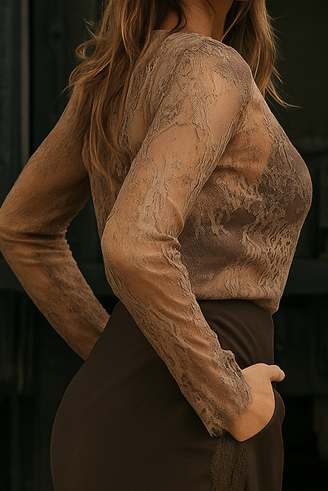Taupe Lace Goddess Top zachte, vrouwelijke variant met bohemian uitstraling.