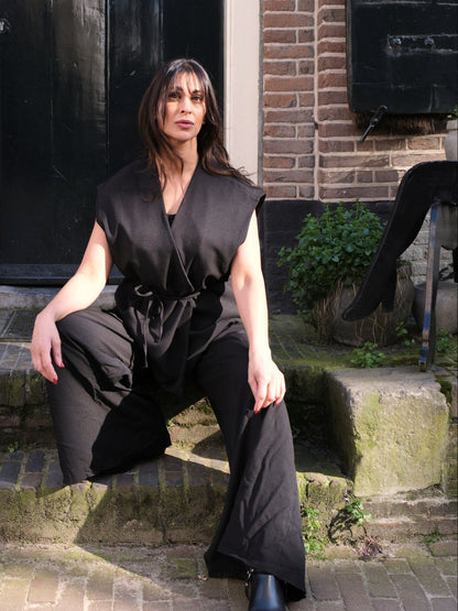 minimalistisch zwart dames pak met comfortabele pasvorm